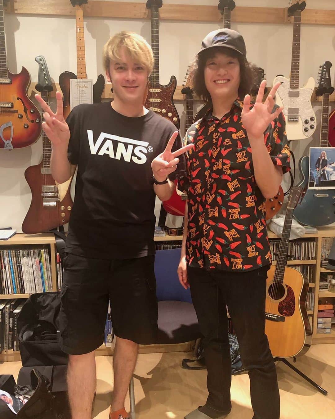 冨森ジャスティンのインスタグラム：「C.I.A.の新曲の収録！ 作詞、作曲の原田さんと！」