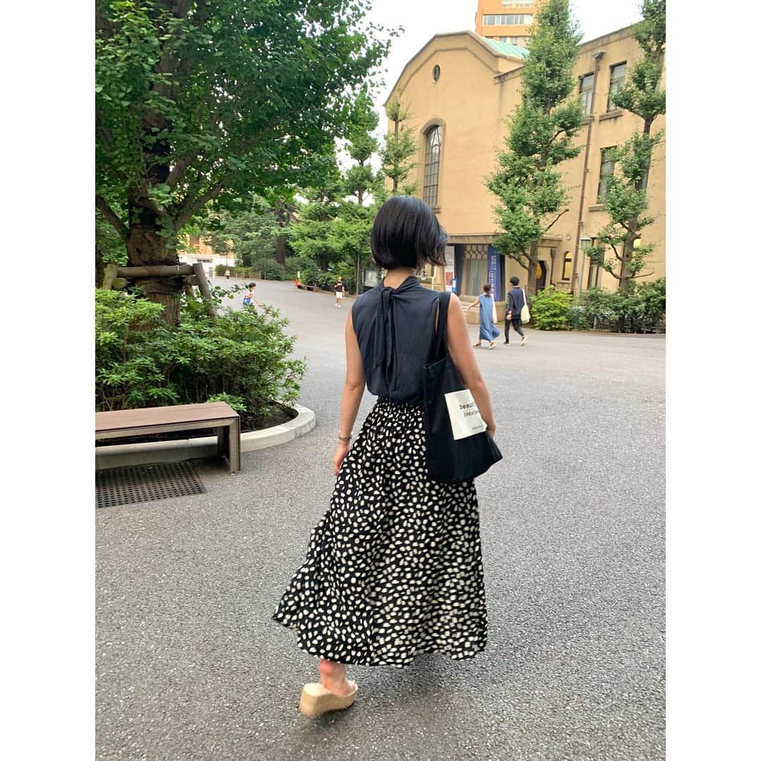 芦田美歩さんのインスタグラム写真 - (芦田美歩Instagram)「.﻿ .﻿ .﻿ 怒涛の期末試験が終わって﻿ ﻿ 晴れて今日から夏休み！！！﻿ ﻿ うわ〜〜〜﻿ ﻿ 学生最後の夏休みや😳🔅🔅🔅﻿ ﻿ したいこと山ほどある！  初おろしした @beautifulpeople_officialsite のトートバッグ﻿可愛い上に使いやすい❤️ .﻿ .﻿ .﻿ #怒涛の期末試験 #やっと終わった #学生最後の夏休み #喜びと悲しみ #やりたいこと沢山」7月25日 20時45分 - a.mifu_cial