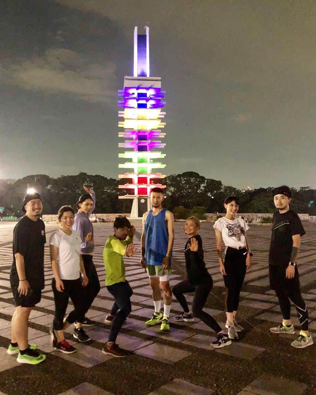 のインスタグラム：「ㅤㅤㅤㅤㅤㅤㅤㅤㅤㅤㅤㅤㅤ オリンピック記念塔！ #TOKYO2020 まであと1年の ライトアップ！💫 ㅤㅤㅤㅤㅤㅤㅤㅤㅤㅤㅤㅤㅤ 汗だくになる夏の夜、 嫌いだけど嫌いじゃない🌞 ㅤㅤㅤㅤㅤㅤㅤㅤㅤㅤㅤㅤㅤ #sportycoffee  #駒沢公園 ㅤㅤㅤㅤㅤㅤㅤㅤㅤㅤㅤㅤㅤ」
