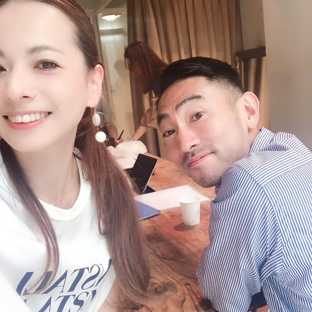 YUUKIさんのインスタグラム写真 - (YUUKIInstagram)「@rita_jeans_tokyo  RITAのボス！笑 やっさん〜〜 @hirokiyasumune83  20代からの長い付き合いになりますなっ(^^) 会った瞬間に たくましくなった腕に突っ込みが…笑  #ritajeanstokyo #tokyo #fashion #streetfashion #friends #photooftheday #instagood #selfie #リタジーンズトウキョウ #展示会 #新作 #大人カジュアル #筋トレの話題で盛り上がる #アパレル業界 #知り尽くしてる #大先輩」7月25日 21時38分 - yuuki_._official