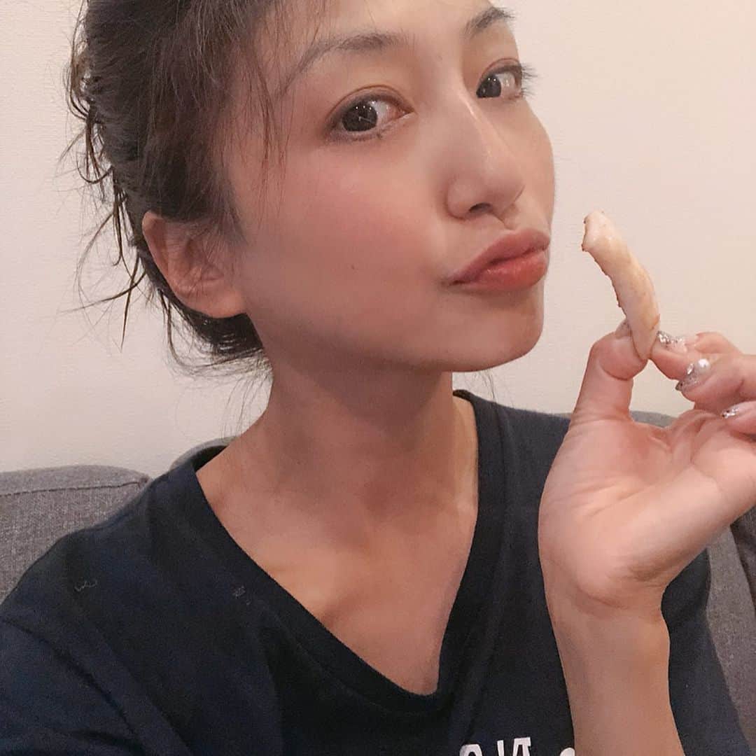 中川愛海さんのインスタグラム写真 - (中川愛海Instagram)「レシピ連載させていただき早いもので約6年！ 再会はくるりにて、デビューしたばかりに私がグラビア撮影させていただいた雑誌BLTの際に出会った編集の方がきっかけ！ 本当に仕事をしていてこういう出会いなとがあると仕事していてよかった、続けていてよかったと思えます！ 食べることも大好き❤お酒も大好き！中々料理作るイメージない方が多いと思いますがレシピ連載、料理、お正月は必ずおせち作りますよ笑 未だケータリングも個人的に承ります！ @ami_nakagawa_amyuran  @ami_nakagawa_ #中川愛海 #レシピ連載 #月刊テレビダイジェスト #アミュラン #アミュラングルメ #アミュラン星」7月25日 21時51分 - ami_nakagawa_