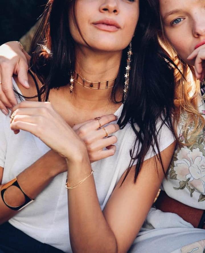 ジュールスミスさんのインスタグラム写真 - (ジュールスミスInstagram)「Jewels, jewels, jewels ✨💎⁠ .⠀﻿⁠ .⠀﻿⁠ .⠀﻿⁠ .⠀﻿⁠ .⠀﻿⁠ .⠀﻿⁠ .⠀﻿⁠ #jewelry #jewellery #necklace #ring #earrings #bracelet #gold #rings #accessories #jewelrygram #bling #jewels #sparkle #glitter #instajewelry #jewelrydesigner #bracelets #fashionjewelry #shine #braceletstacks #braceletsoftheday #instajewelry #bohojewelry #bohemianjewelry #gypsyjewelry #glitter #bohostyle #boldstyle #aboutalook⁣﻿⁠」7月25日 22時00分 - julessmithjewel