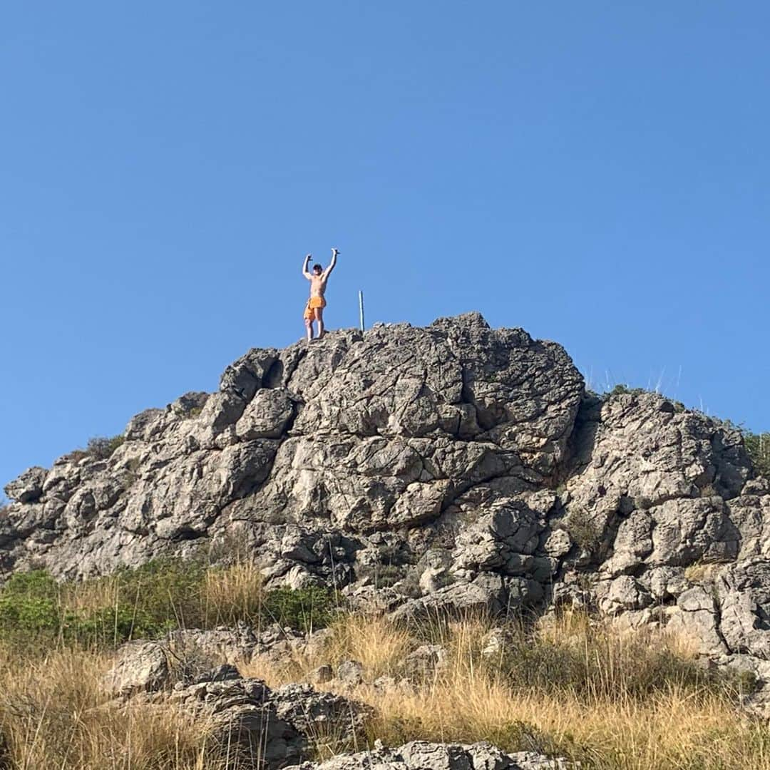 オーランド・ブルームさんのインスタグラム写真 - (オーランド・ブルームInstagram)「the best view comes after the hardest climb... if anyone can translate the last photo pls leave in the comments I’d love to know what it says🙏」7月25日 22時04分 - orlandobloom