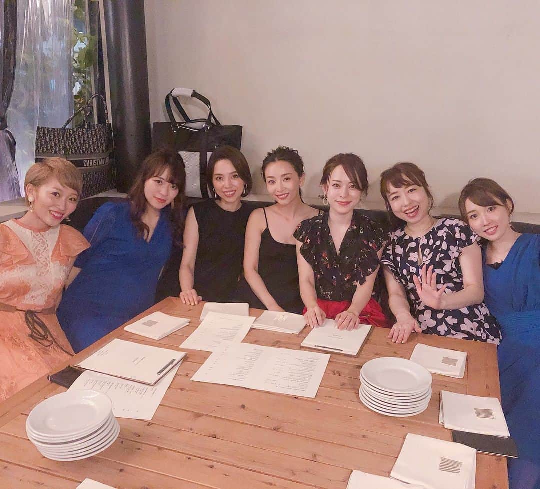佐々木あさひのインスタグラム：「U-FES Girlsナイトパーティー後にみんなで打ち上げ🥂 あれこれ話しながら、楽しいイベントを作りたいって方向にみんなが向いててワクワクした🧚🏻‍♂️✨ 次回は大阪・仙台とイベントが続きます、楽しみ😌 #ufes」