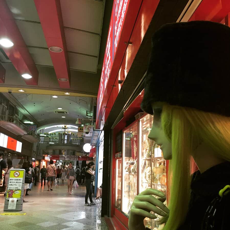 大手小町さんのインスタグラム写真 - (大手小町Instagram)「中野に出かけたので、中野ブロードウェイに寄ってみました。メーテル？顔色が悪いです〜。 #otekomachi #大手小町 #中野 #中野ブロードウェイ #メーテル #東京散歩 #東京さんぽ」7月26日 7時48分 - otekomachi