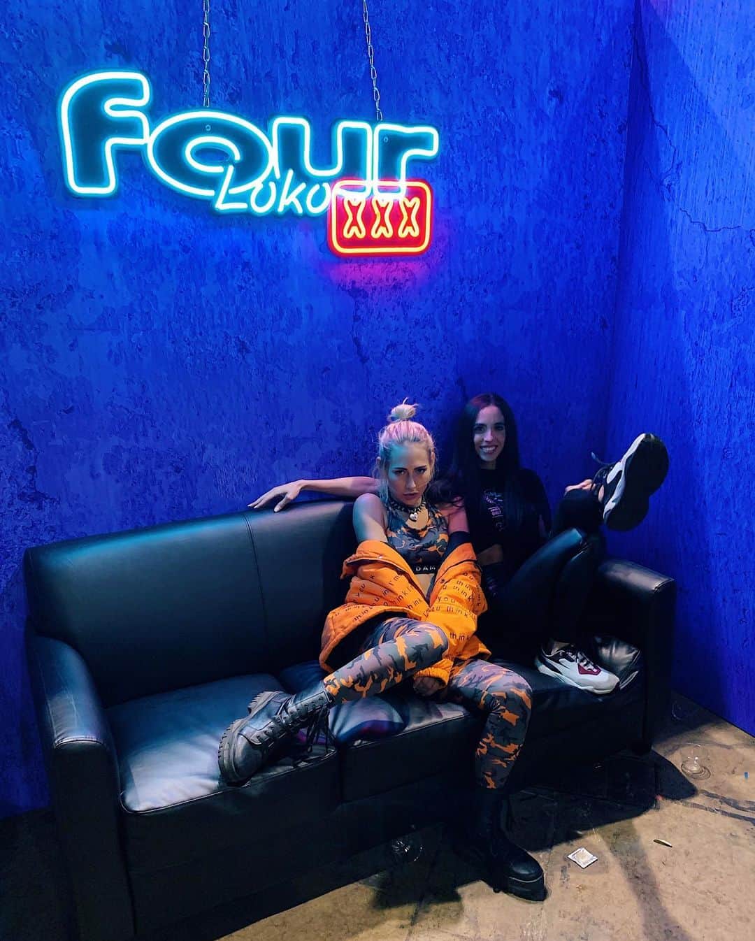 Carter Cruiseさんのインスタグラム写真 - (Carter CruiseInstagram)「had the best time DJing for @fourloko at @complexcon!!! their booth was a bodega with a secret sex shop through a hidden door & they teamed up with @fleshlight to make a four loko fleshlight 😹 great weekend with awesome people :) #congratsonthesex」7月26日 8時00分 - cartercruise