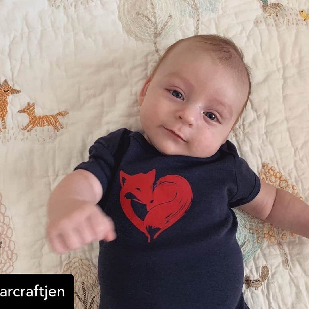 Rylaiさんのインスタグラム写真 - (RylaiInstagram)「Seeing @warcraftjen post the photo of baby Archer in the Love foxes shirt we sent them seriously made my week!!! This boy is absolutely joy!!!!! 🙏🙏 . Posted @withrepost • @warcraftjen Archer received the cutest shirts from @jabcecc! They are amazing people who focus on conservation and education of domesticated foxes and primitive dogs! (Little #tbt to when we visited in December!) Thank you and we can’t wait for Archer to meet the crew when he’s bigger! 🦊🐕」7月26日 7時57分 - jabcecc