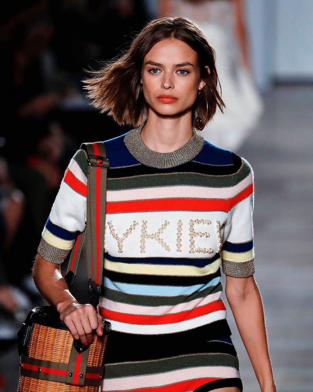 Fashion Weekのインスタグラム：「Established in the 1960s, @soniarykiel will be closing its doors.  Best known for its striped knits made famous by #AudreyHepburn, the Parisian label symbolized the spirit of 1960s Paris. Photo by @gettyimages.」