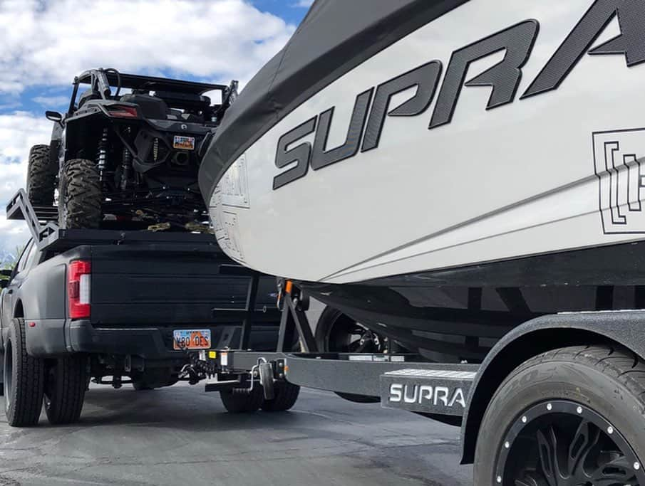 ケン・ブロックさんのインスタグラム写真 - (ケン・ブロックInstagram)「Check out this gallery of my towing setup from this week’s YouTube episode: one of my team @Ford F-450s, one of my @CanAmOffRoad Maverick X3s and my @Supra_Boats SL 550 in the back for good measure! Ha. Click the link in my bio! #allofthetoysatonce #F450 #CanAm #SupraBoats」7月26日 8時12分 - kblock43