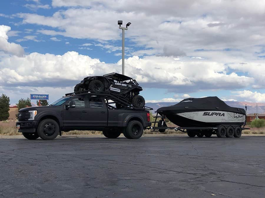 ケン・ブロックさんのインスタグラム写真 - (ケン・ブロックInstagram)「Check out this gallery of my towing setup from this week’s YouTube episode: one of my team @Ford F-450s, one of my @CanAmOffRoad Maverick X3s and my @Supra_Boats SL 550 in the back for good measure! Ha. Click the link in my bio! #allofthetoysatonce #F450 #CanAm #SupraBoats」7月26日 8時12分 - kblock43