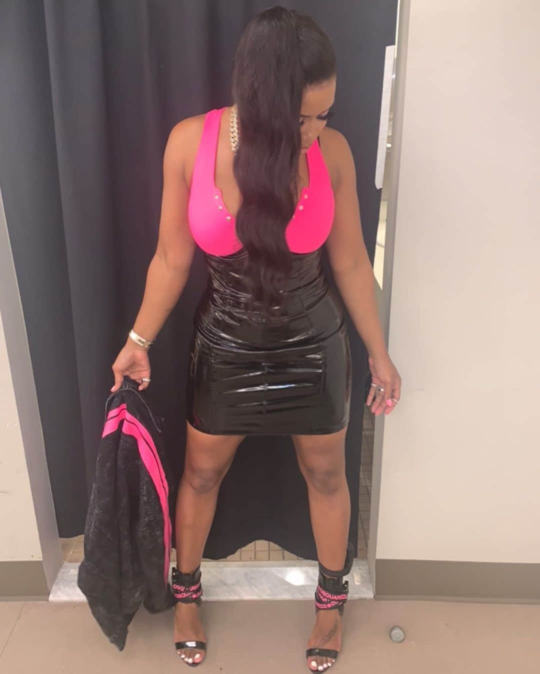 レミー・マーさんのインスタグラム写真 - (レミー・マーInstagram)「Reminisce💕 #RemyMa @AndreCavasier on hair @YeikaGlow on makeup  @KyndalMarieStyle & @Hollywood_P_  gave the 👍🏾on the outfit💋」7月26日 8時12分 - remyma