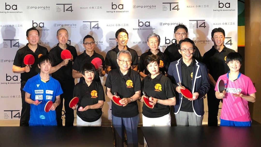 コシノジュンコさんのインスタグラム写真 - (コシノジュンコInstagram)「大塚に新たにping pong ba ができました。卓球も食事も楽しめるお洒落な空間です。#pigpongba #pingpong #卓球 #卓球バー #都知事#デザイン」7月26日 8時20分 - junko_koshino_official