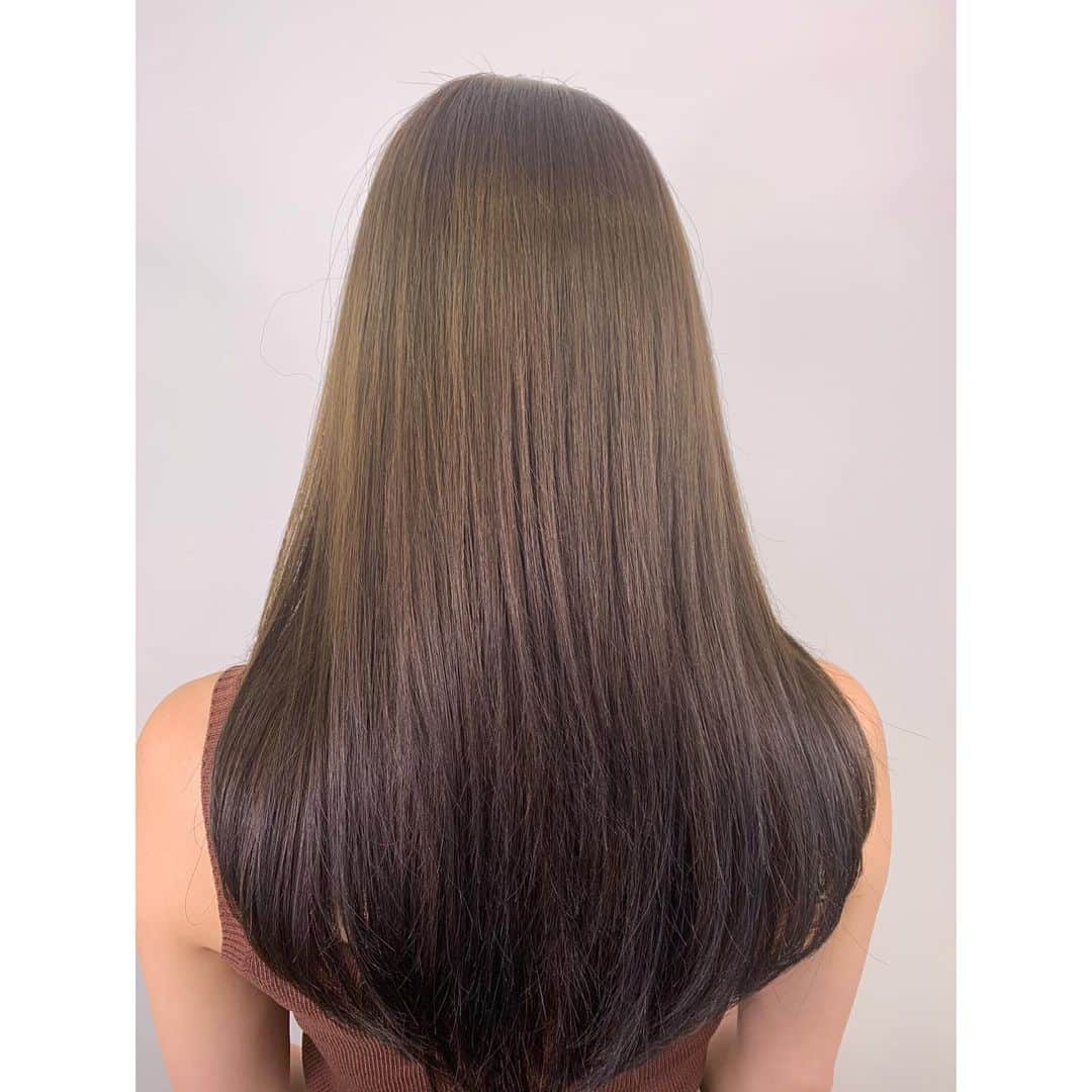 堀尾実咲のインスタグラム：「L.O.G SHIBUYA 2 💇‍♀️💕 カラーカットトリートメントしていただきました🐰  今月は紫外線の攻撃たくさん受けたからトリートメントありがたかった🥺✨💖 何より今回のカラーがとても好み😍  担当は @takahiro_numa さんです😉✨ #美容院 #logshibuya2」