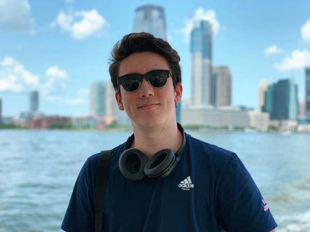 じゅんのインスタグラム：「久しぶりのトムマルじゅんけんぞう 揃ったぜ!!!! ってことでマルクと NewYorkクルーズデート行ったぜ!」