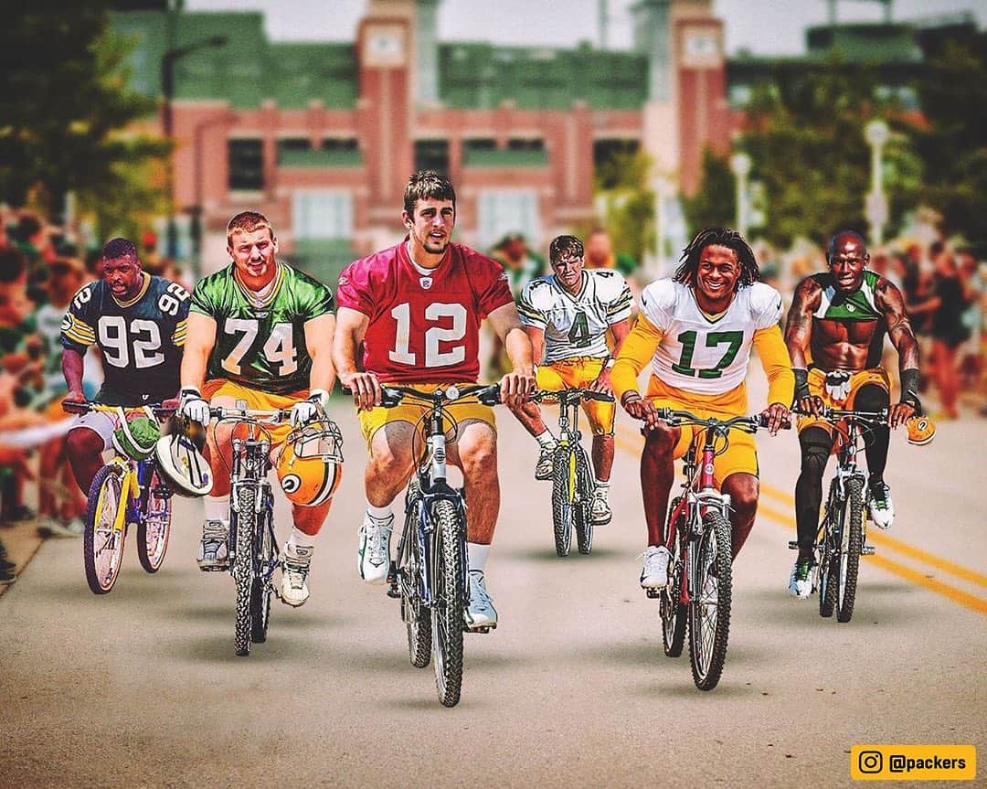 NFLさんのインスタグラム写真 - (NFLInstagram)「One of the best traditions. 🚴‍♂️ #NFLTrainingCamp (via @packers)」7月26日 8時48分 - nfl