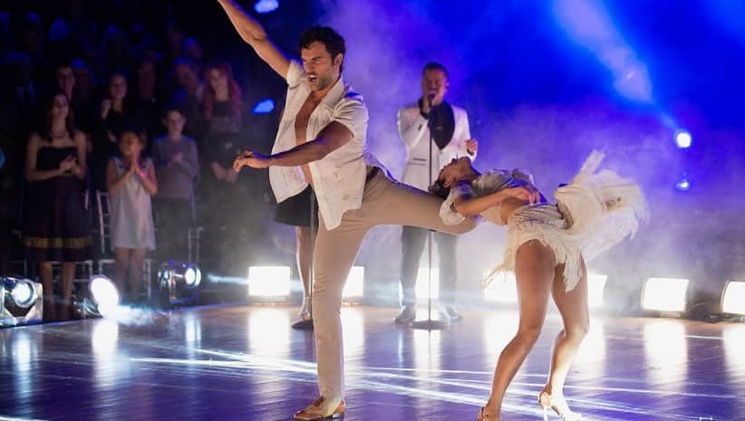 シェリル・バークさんのインスタグラム写真 - (シェリル・バークInstagram)「#TBT to some of my favorite moments from @dancingabc with @juanpablodipace! JP, I'm so proud of your hard work and dedication as a performer. You continue to inspire, on and off the dance floor by always being your true self. Sending you so much love and happiness on your 40th birthday today. Love ya, boo boo. ❤️ #TeamChernandoForLife #basicbitch 😂」7月26日 8時48分 - cherylburke