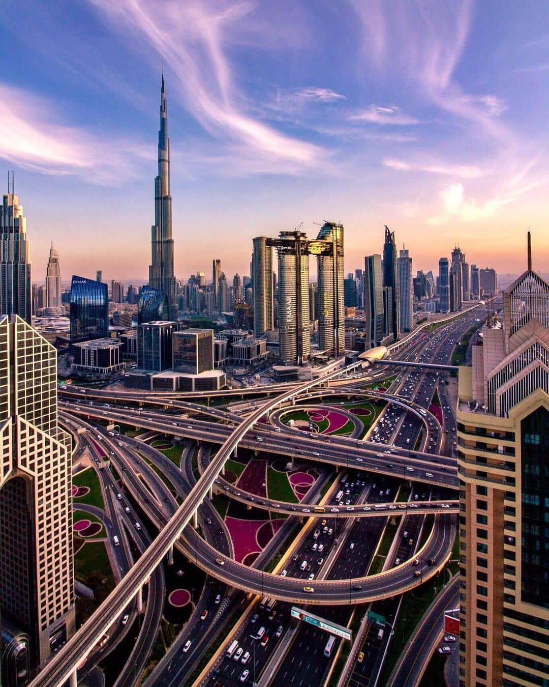 エミレーツ航空さんのインスタグラム写真 - (エミレーツ航空Instagram)「Hello from our home - Dubai. Image credit: @raihanhamid_photography  #MyDubai #FlyEmiratesFlyBetter #EmiratesAirline」7月26日 0時00分 - emirates