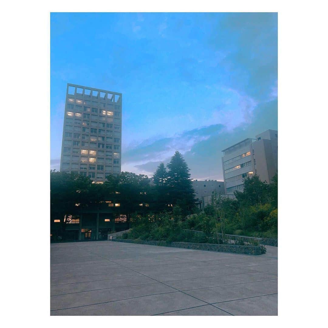 カン・ハンナのインスタグラム：「.﻿ ﻿ ﻿ 私には知らない世界でした。初めての歌会。﻿ ﻿ ﻿ ﻿ 短歌を愛してる方々にお会いできて幸せな時間でした。﻿ ﻿ ﻿ 不思議ながら歌を作る方々とお話をすることで心が浄化されました💗 ﻿ ﻿ ﻿ 仲間がいることってこんなに勇気をもらえるんですね。感謝です😌✨ ﻿ ﻿ ﻿ ﻿ ﻿ #短歌 #歌会 #短歌愛 ﻿ #涙が出るほど嬉しかった #tanka #poem ﻿ ﻿ ﻿ ﻿」