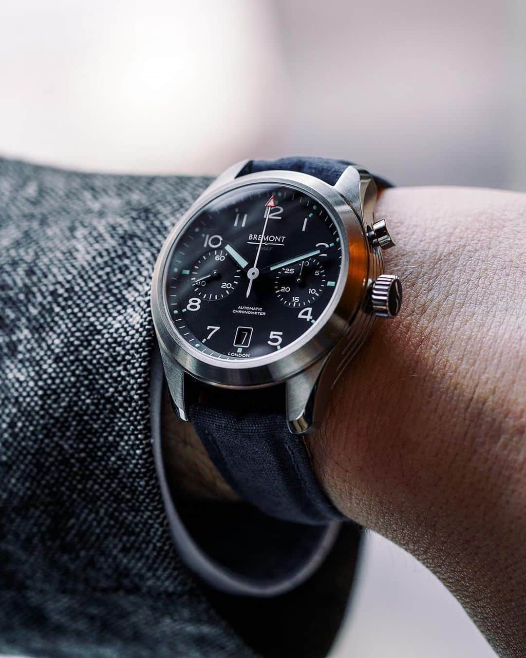のインスタグラム：「The #Bremont Arrow 42mm cased mono-pusher chronograph on the wrist. ⠀ Captured by @topperjewelers⠀ ⠀ Tap to view all features. ⠀ #BremontArrow #chronograph #watchonmywrist #Bremontwatches」