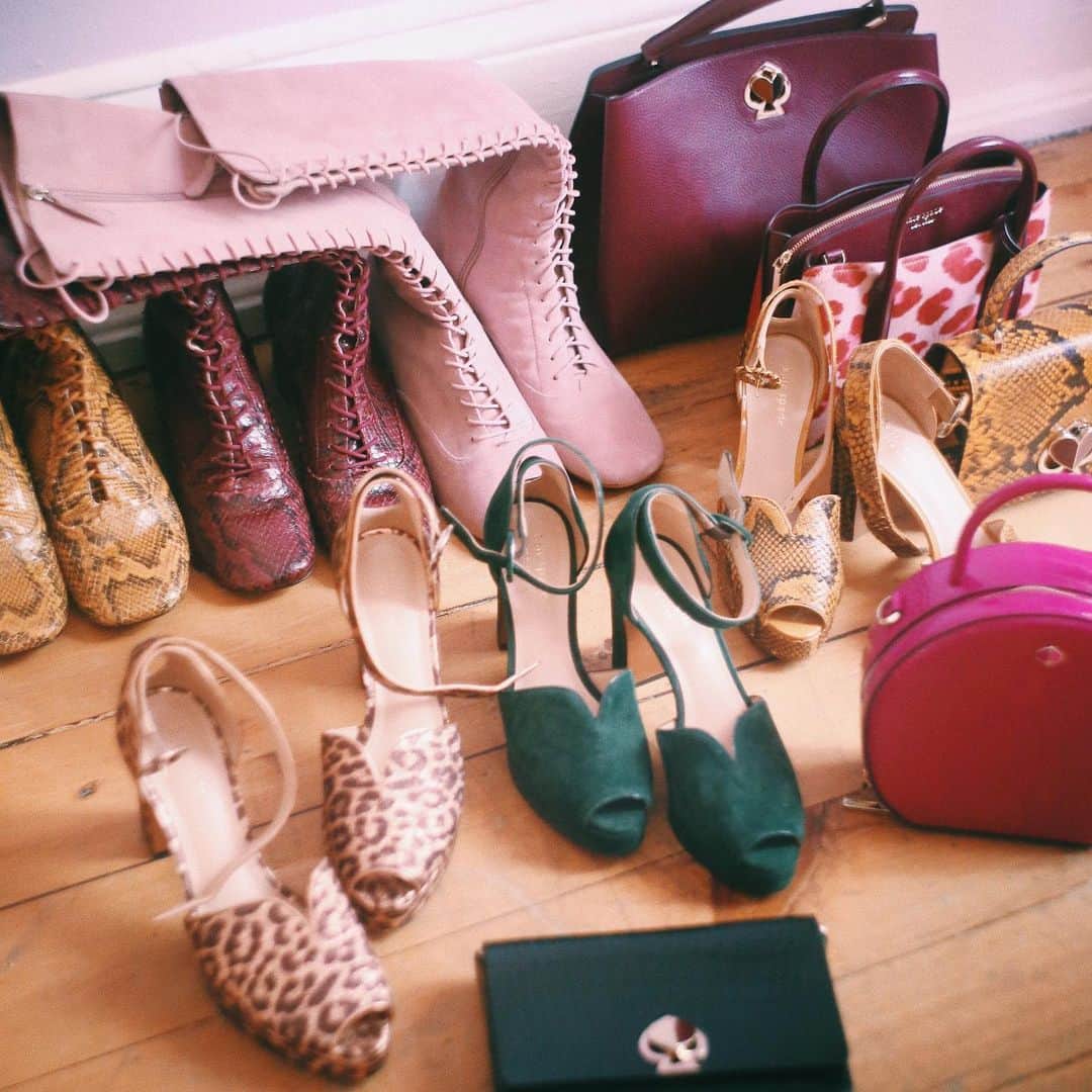 ケイト・スペードさんのインスタグラム写真 - (ケイト・スペードInstagram)「tag yourself. we’re the metallic leopard print heels. (shop them all in 4 days!) #katespade #loveinspades」7月26日 0時24分 - katespadeny