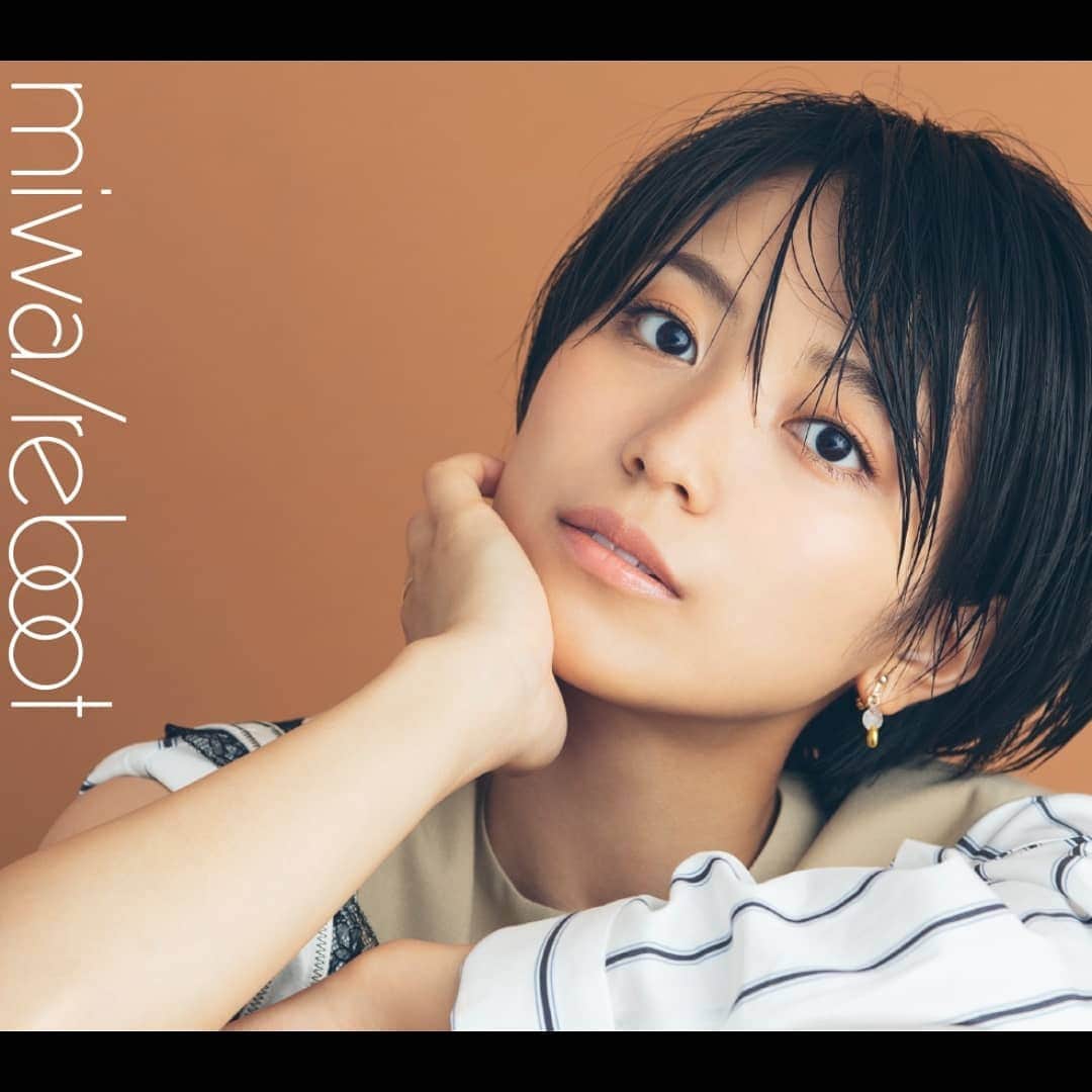 miwaさんのインスタグラム写真 - (miwaInstagram)「「リブート」8/14発売💿✨どのジャケットが好きですか？」7月26日 0時28分 - miwa_official_38