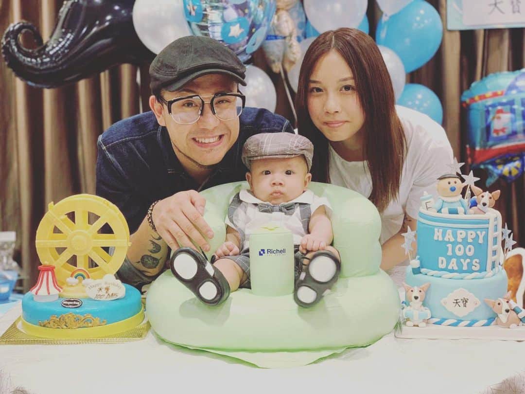 スティーブン・チョンのインスタグラム：「以往自己年少輕狂，但好感激未婚妻雯雯 事事包容，更為我添了一個非常健康可愛嘅寶寶 踏入人生另一階段，今後我會更努力工作，賺多D錢，盡力比最好嘅教育小朋友！」