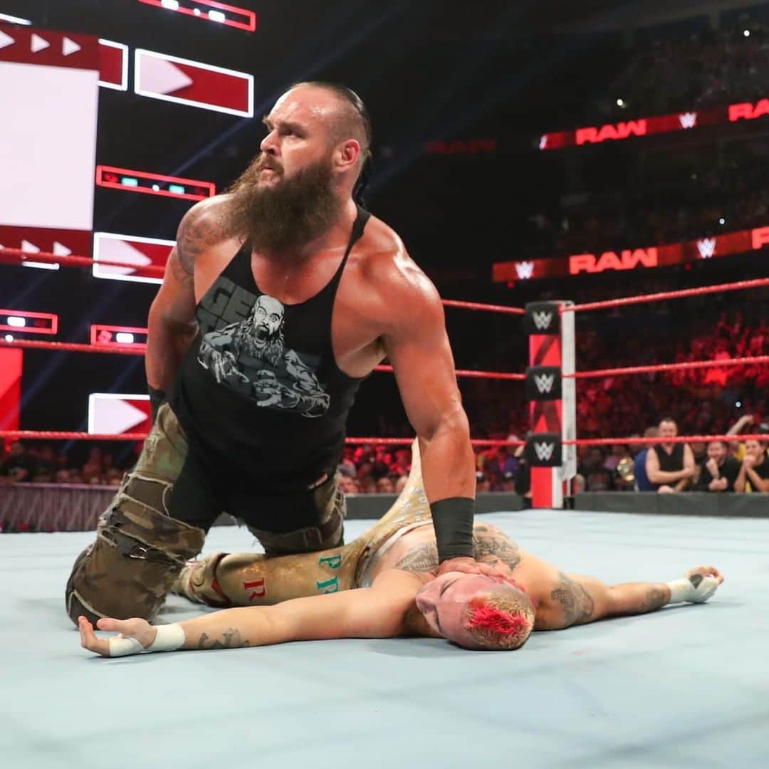 WWEさんのインスタグラム写真 - (WWEInstagram)「#GetTheseHands #BraunStrowman #RawReunion」7月26日 1時00分 - wwe
