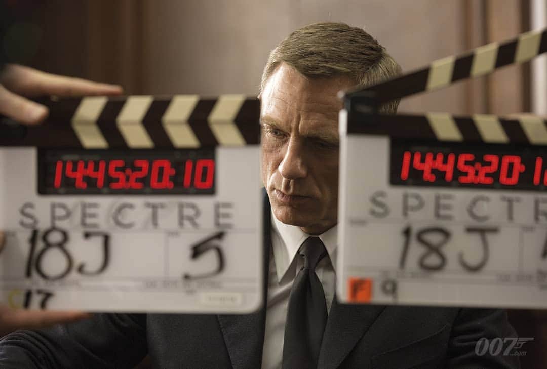 James Bond 007さんのインスタグラム写真 - (James Bond 007Instagram)「Daniel Craig primed for action on SKYFALL (2012) and SPECTRE (2015). #007 #JamesBond #DanielCraig」7月26日 1時01分 - 007