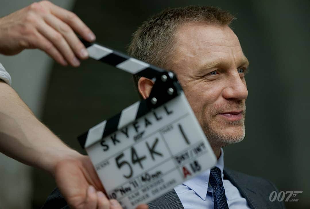 James Bond 007さんのインスタグラム写真 - (James Bond 007Instagram)「Daniel Craig primed for action on SKYFALL (2012) and SPECTRE (2015). #007 #JamesBond #DanielCraig」7月26日 1時01分 - 007