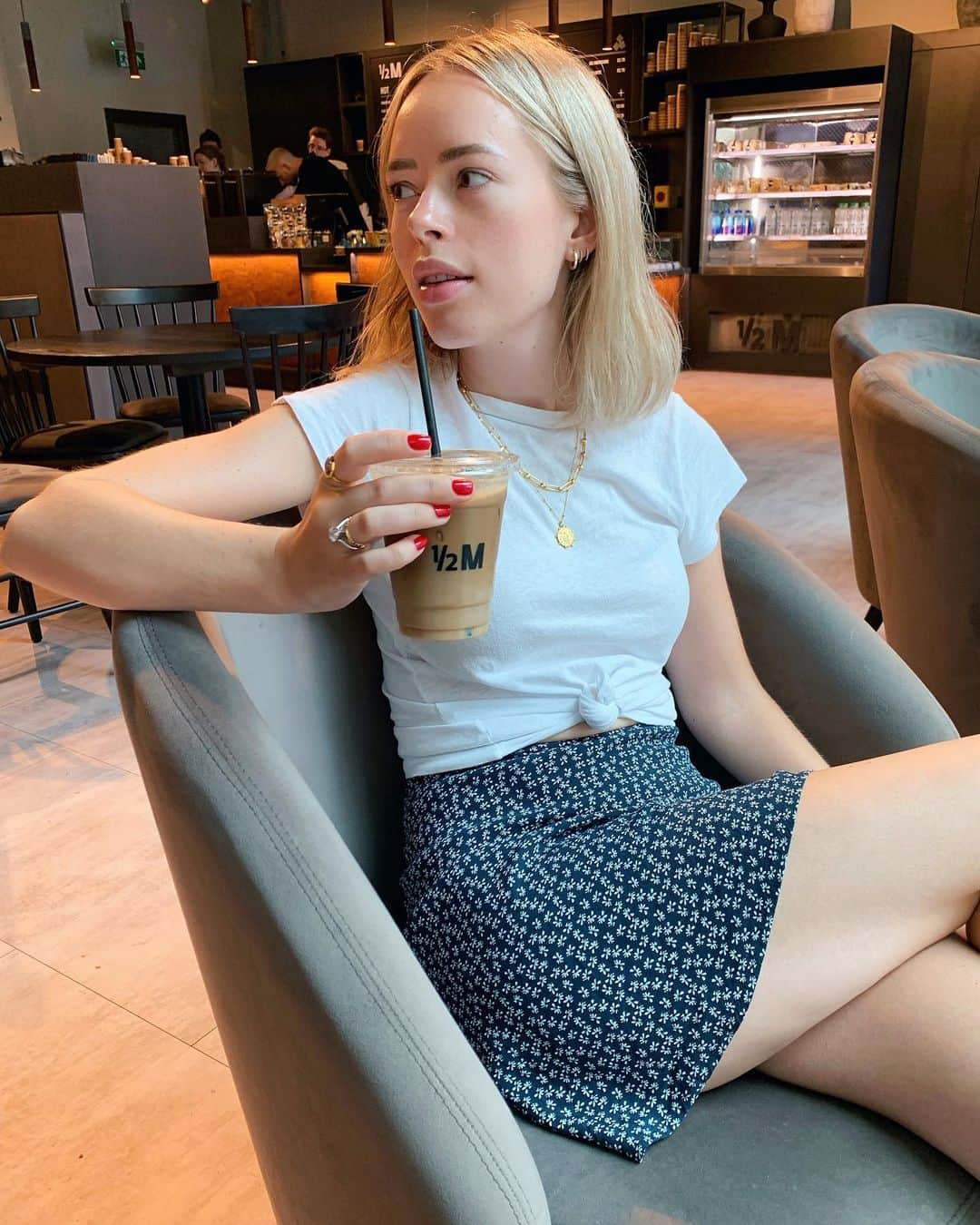 タニヤ・バーさんのインスタグラム写真 - (タニヤ・バーInstagram)「AD | iced coffee and aircon @halfmillion_gb 🔥」7月26日 0時55分 - tanyaburr