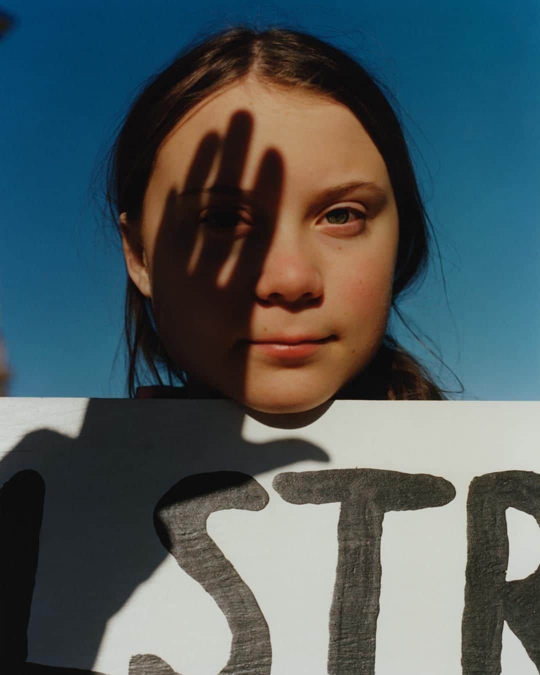 i-Dさんのインスタグラム写真 - (i-DInstagram)「Climate activist, i-D cover star, pop star? 🎤⁣ ⁣ @gretathunberg features on @the1975's latest track which dropped today, with all profits from the song going to @extinctionrebellion. ⁣ ⁣ The song marks the first time Greta has put her voice to music. 🗣⁣ ⁣ Hit the link in bio to hear the track! 🔗⁣ ⁣ [The Voice of a Generation Issue, no. 356, Summer 2019.]⁣⁣⁣⁣⁣ .⁣⁣⁣⁣⁣ .⁣⁣⁣⁣⁣ .⁣⁣⁣⁣⁣ Text @clementine_wdp⁣⁣⁣⁣⁣⁣ Photography @harleyweir⁣⁣⁣⁣⁣⁣ #GretaThunberg #ClimateCrisis #The1975」7月26日 1時10分 - i_d