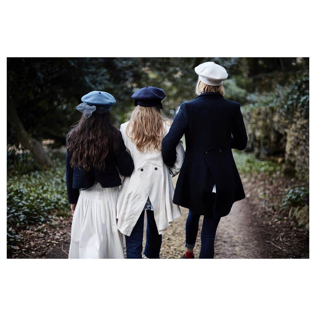 キャベジズ&ローゼズのインスタグラム：「New Arrivals 😍 We have delicious navy wool and cotton mix jackets available online and in-store. Shop cabbagesandroses.com now to discover our latest pieces #newnew #summerjacket #bluejacket #woolandcotton #britishfashion #englishmade #madeinlondon #sustainablestyle #cabbagesandroses #cabbagesandrosesfashion @christina_strutt @cabbagesandroses_shop 👆Link In Bio👆」