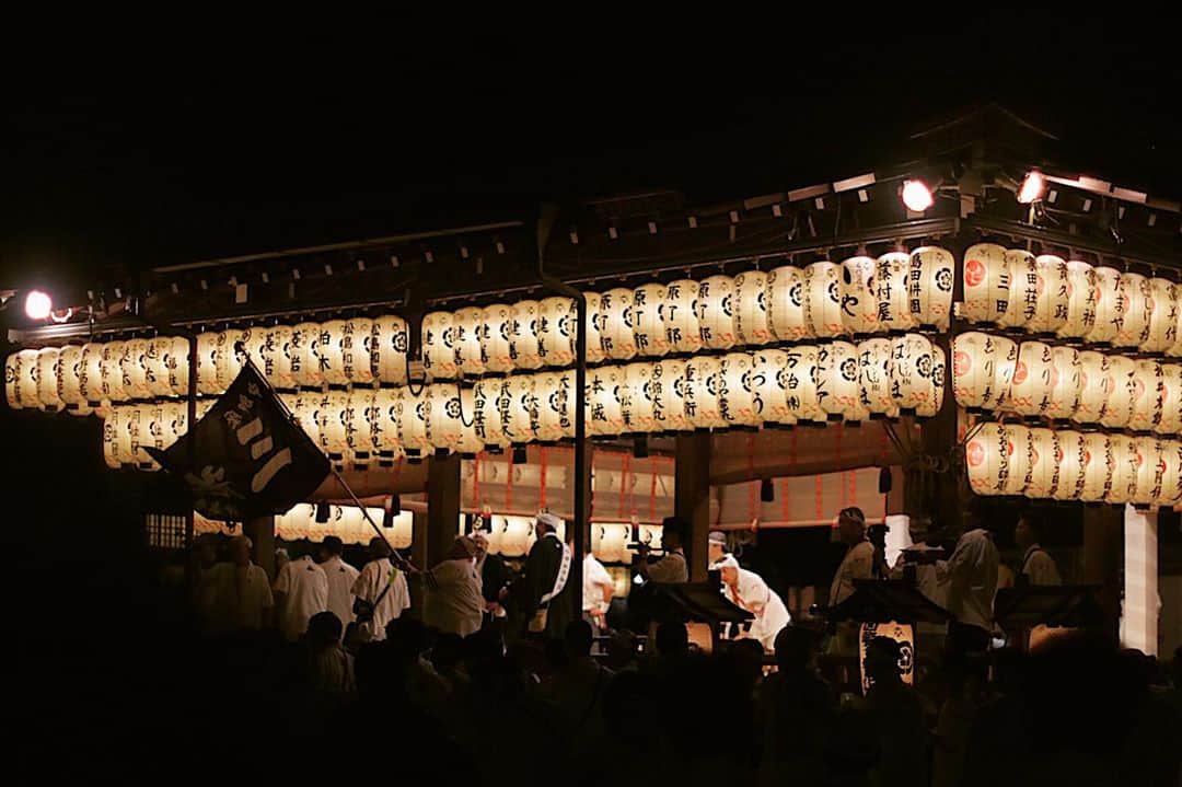 フランスアンティーク ランスタンさんのインスタグラム写真 - (フランスアンティーク ランスタンInstagram)「ソウルから ビューン✈️と、伊丹空港へ。 ． やってきた #京都 は#祇園祭 #還幸祭  熱いです！ ． #Japon #japan #kyoto #kyotojapan #gion #matsuri #祭」7月26日 1時21分 - antique_france