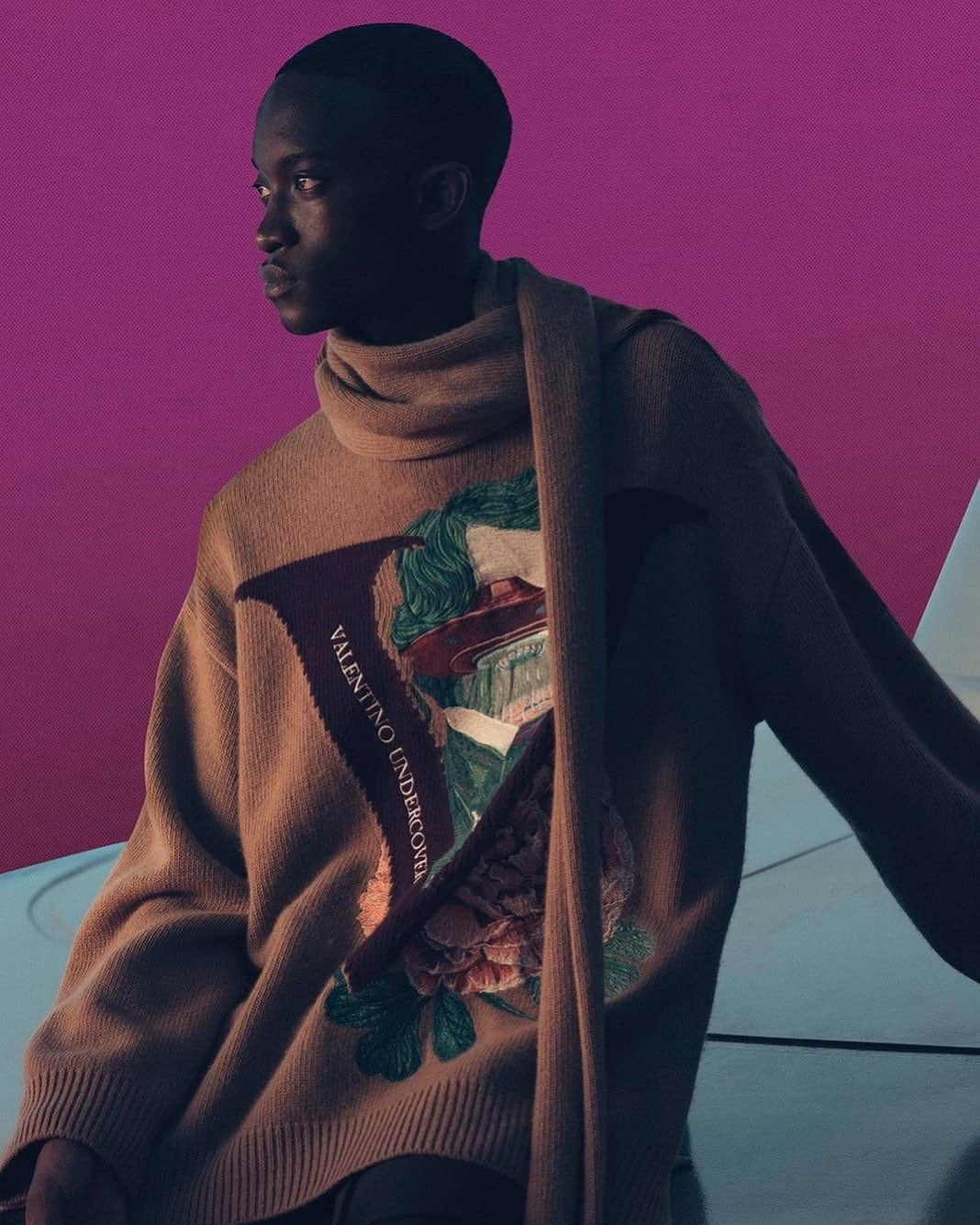 IMG Modelsさんのインスタグラム写真 - (IMG ModelsInstagram)「King Cheikh. 👑 @iamcheikhkebe fronts @maisonvalentino’s @undercover_lab #FW19 #menswear campaign. #📷 @kaze_give_me + @taro__mizutani #👔 @tsuyoshi_nimura #👦🏾 #IMGstars」7月26日 1時30分 - imgmodels