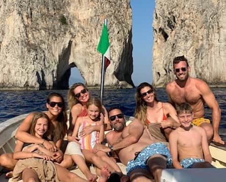 エリン・アンドリューズのインスタグラム：「Everyone say, “I LOVE Italian wine!!!”」