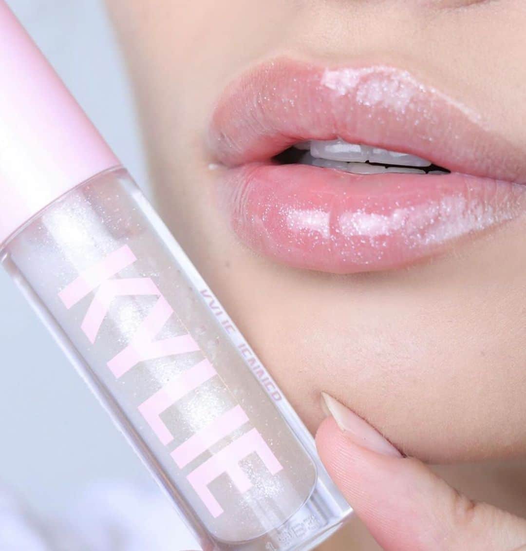 Kylie Cosmeticsさんのインスタグラム写真 - (Kylie CosmeticsInstagram)「Always Shining high gloss 💕 @shopaholicsworld_」7月26日 1時40分 - kyliecosmetics