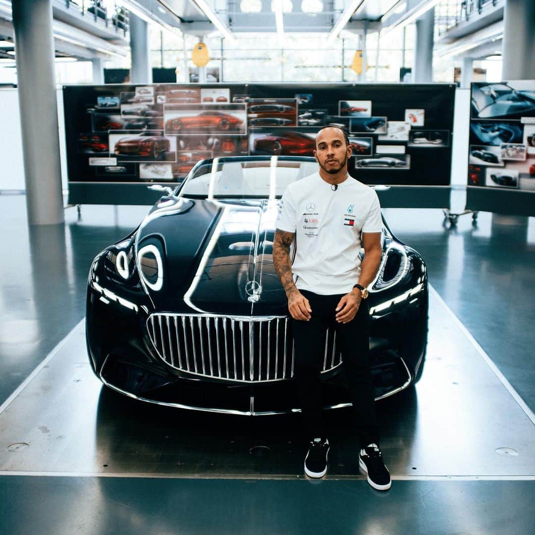 MERCEDES AMG PETRONASさんのインスタグラム写真 - (MERCEDES AMG PETRONASInstagram)「One man and his Maybach! 😎 @lewishamilton dropped into @mercedesbenz Sindelfingen ahead of the #GermanGP to check out @gorden.wagener’s latest creation - the Mercedes-Maybach 6 Cabriolet = 🔥🔥🔥 • #MercedesAMGF1 #Mercedes #AMG #F1 #LH44 #Maybach #Motorsport125」7月26日 1時49分 - mercedesamgf1