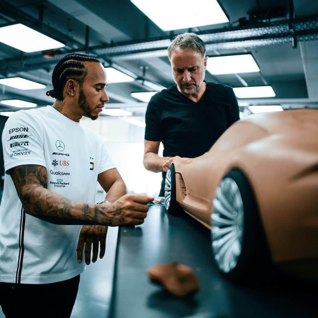 MERCEDES AMG PETRONASさんのインスタグラム写真 - (MERCEDES AMG PETRONASInstagram)「One man and his Maybach! 😎 @lewishamilton dropped into @mercedesbenz Sindelfingen ahead of the #GermanGP to check out @gorden.wagener’s latest creation - the Mercedes-Maybach 6 Cabriolet = 🔥🔥🔥 • #MercedesAMGF1 #Mercedes #AMG #F1 #LH44 #Maybach #Motorsport125」7月26日 1時49分 - mercedesamgf1
