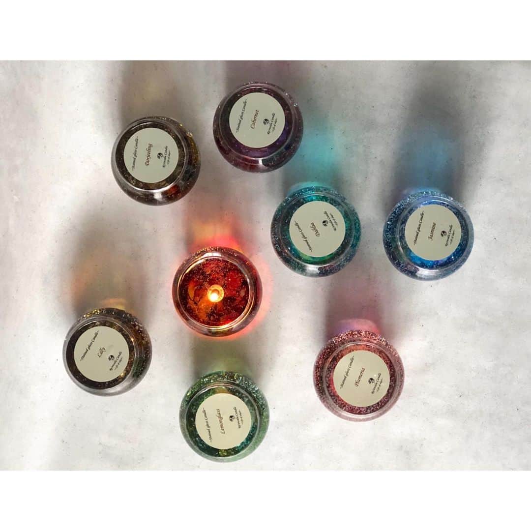 Re.ewalu(ﾚｳﾞｧﾙ)~Life of akari~さんのインスタグラム写真 - (Re.ewalu(ﾚｳﾞｧﾙ)~Life of akari~Instagram)「✴︎✴︎✴︎✴︎ stained glass  gel candle #柏まつり ・ ・ HMJでほぼお嫁に行ったので 新しく追加制作しました 香りは7種類でご用意⸝⸝⸝⸝◟̆◞̆♡ ・ ・ 灯すとキレイなこの子達 自分でも愛用中でオススメです☺︎♡ ・ ・ ・ 7/27・28(sat & sun) 13:00 - 20:00 常磐線 柏駅 東口徒歩5分 オリエンタルバルポヂャンマチャ前 ↓ ↓ @siea_art_studio  @ramtail.hr (委託) @qalypso_9_smerm (委託) @sunny_aloha59 (委託) @re.ewalu_candle (委託) @mino36 (27日委託28日在店) @kyliesea2016  @sunnyside229 @kahumade25 (委託) @lefavori_syk (委託) ・ ・ ✄---------------------【information】----------------------- ▫︎ ▫︎ 〔Contact〕オーダー制作・レッスン・お仕事依頼 お気軽にご連絡ください♔ 𖤘LINE🆔→ re.ewalu 𖤘Instagram DM 𖤘Address→ re.ewalu@gmail.com ▫︎ ▫︎ 〔Candle Lesson〕 ご予約&お問い合わせ🔝HP→contactかDM・Mail・LINEより◡̈* ▫︎ ▫︎ 〔Event〕 7/27.28 柏祭りby siea gypsea studio (委託出展)千葉県 ▫︎ ▫︎ 〔委託販売先〕 𖤘Le Lien : 大阪Esthetic salon ✄--------------------------------------------------------------✄ #candle #ドライフラワー #アンティーク雑貨 #オトナ女子 #おしゃれ雑貨 #ボタニカルライフ #蜡烛 #女子力高い #キャンドルナイト #シンプル雑貨 #休日の過ごし方 #キャンドルのある暮らし #シャビーシック #キャンドル教室 #習い事 #キャンドル #フラワーアレンジ #大人可愛い #ナチュラルな暮らし#アートのある暮らし #花のある暮らし #川崎キャンドル教室 #ワークショップ #캔들 #カラフル #ボタニカルキャンドル #JCAキャンスタ #千葉県」7月26日 2時10分 - re.ewalu_candle