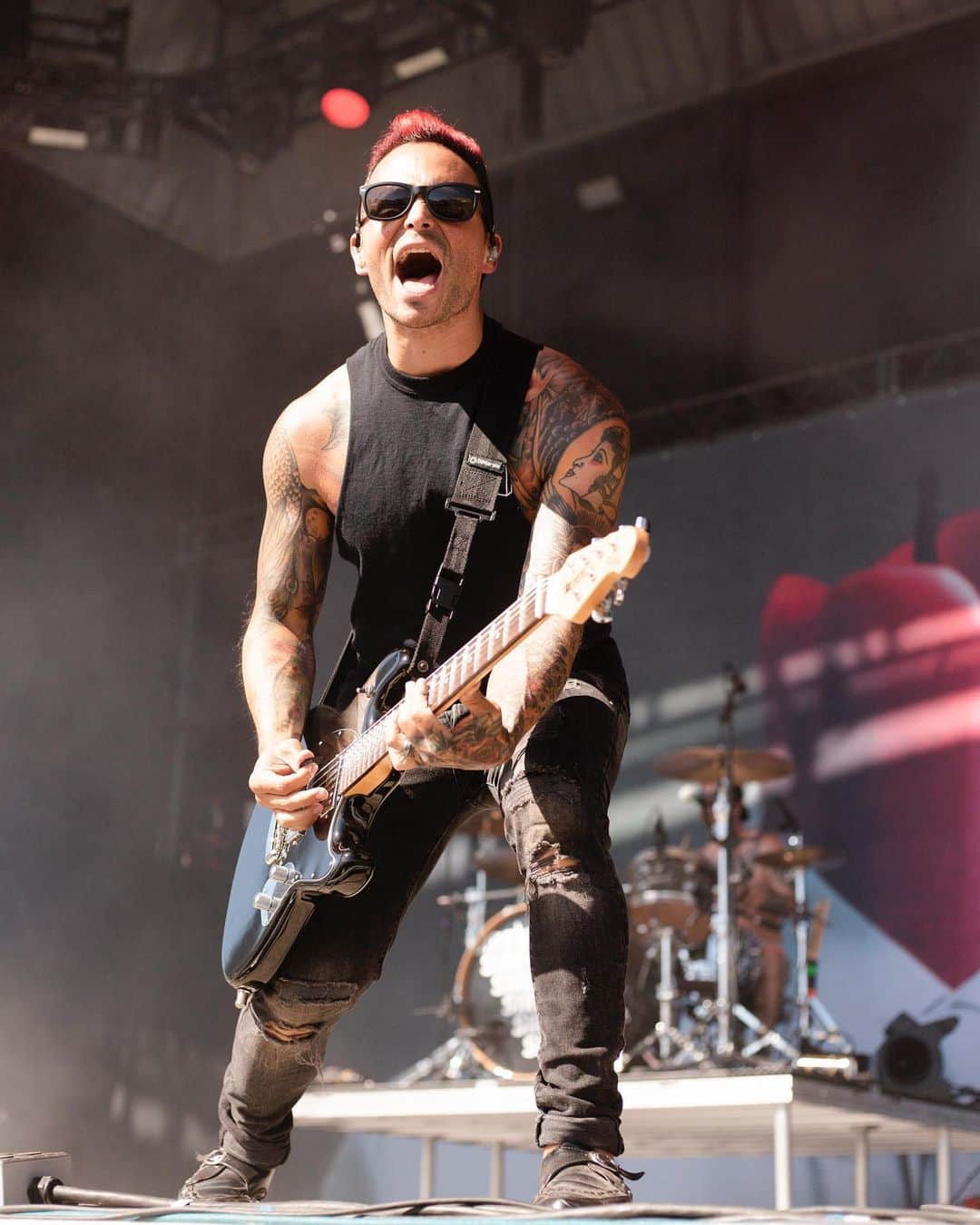 ニック・マーティンのインスタグラム：「“HEY! THERE’S 3 SHOWS LEFT ON @rockstardisrupt AND EUROPE/UK TICKETS GO ON-SALE TOMORROW!” - Me  What do you guys think of “Leave It All Behind” and “Break Me Down”? Sound off in the comments below. I wanna hear your thoughts! Can’t wait for you guys to hear the rest of the album 😬🤘🏽」