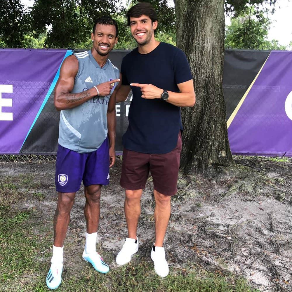 ナニさんのインスタグラム写真 - (ナニInstagram)「Look who came to visit us at training today... 👀⭐ #legend #kaka #VamosOrlando」7月26日 2時17分 - luisnani