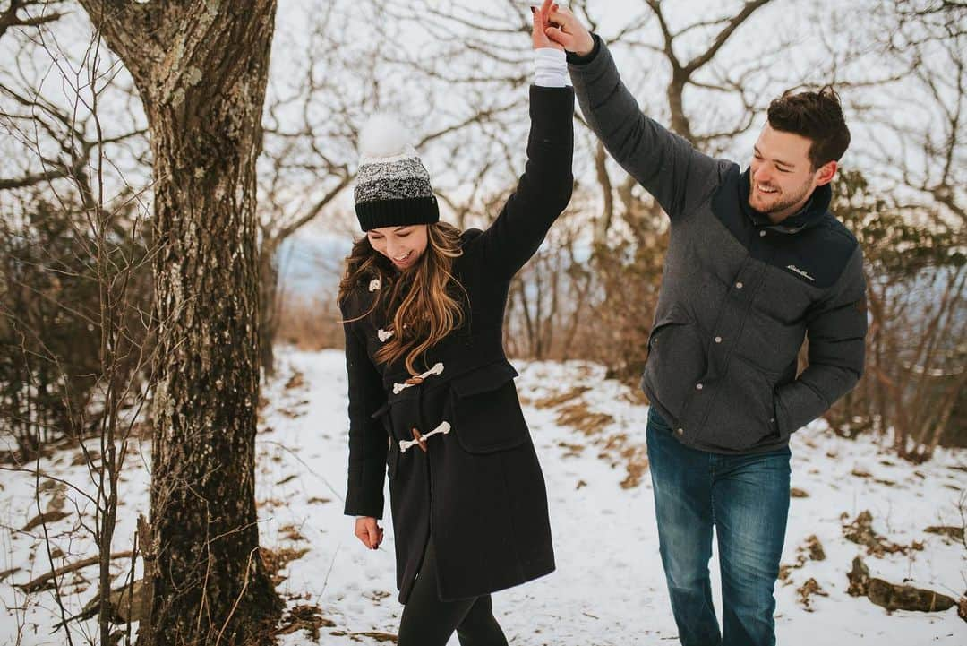 キミー・マイズナーさんのインスタグラム写真 - (キミー・マイズナーInstagram)「Hey @jheyne8, less than a month from now we’ll be walking out of church like this as husband and wife! Only difference; it won’t be freezing, I’ll be wearing a white dress, and you’ll be wearing a suit looking just as dreamy😍💍 I can’t wait to marry you ❤️ 📷: @justinkunimoto」7月26日 2時37分 - kmeiz12