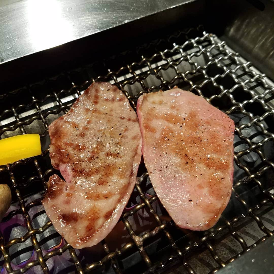 勝田一樹さんのインスタグラム写真 - (勝田一樹Instagram)「勝田めし🎵 90年代によく行った焼肉屋さん 変わらずウマイよ😃  #勝田めし #勝田一樹 #kazukikatsuta #90年代  #ディメンション #dimensionjazz  #叙々苑 #叙々苑六本木本店」7月26日 2時40分 - kazukikatsuta