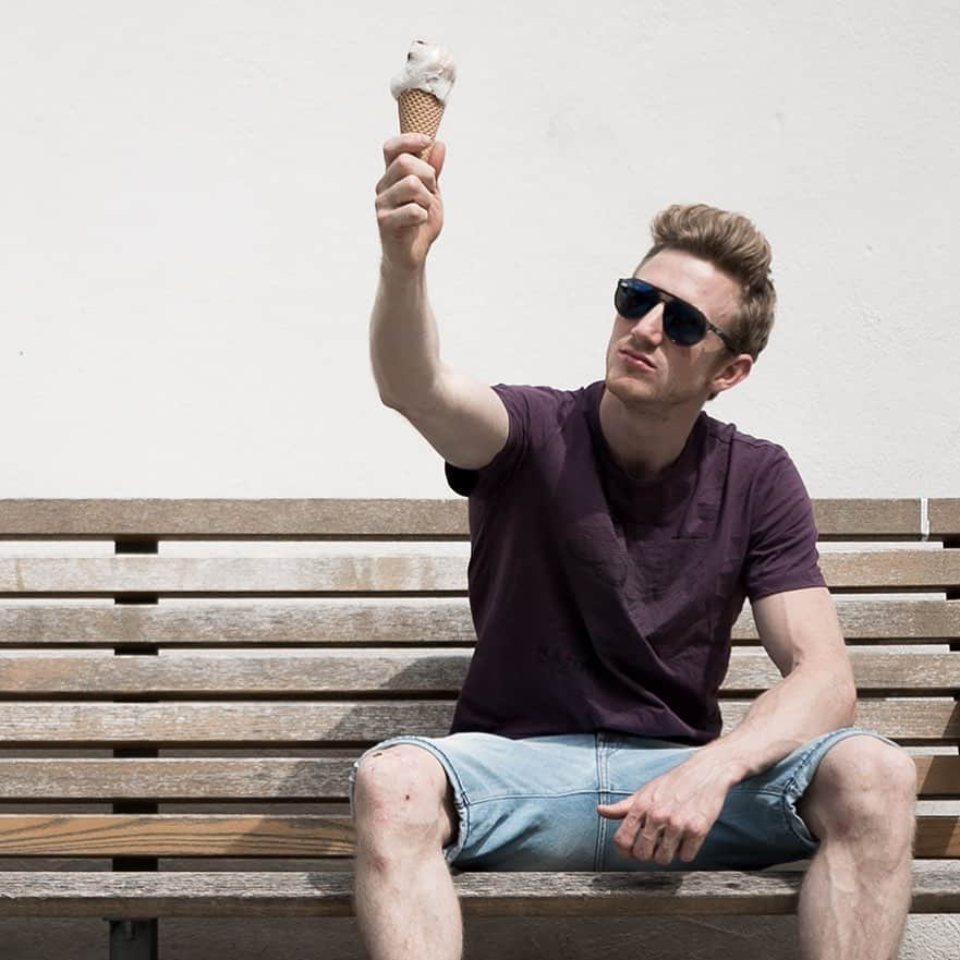 ヤコブ・シューベルトさんのインスタグラム写真 - (ヤコブ・シューベルトInstagram)「Praising ice cream on these hot training days 😅 • • @gloryfy #unbreakable #hottestsummerever #icecreamlove #myinnsbruck」7月26日 2時54分 - jakob.schubert