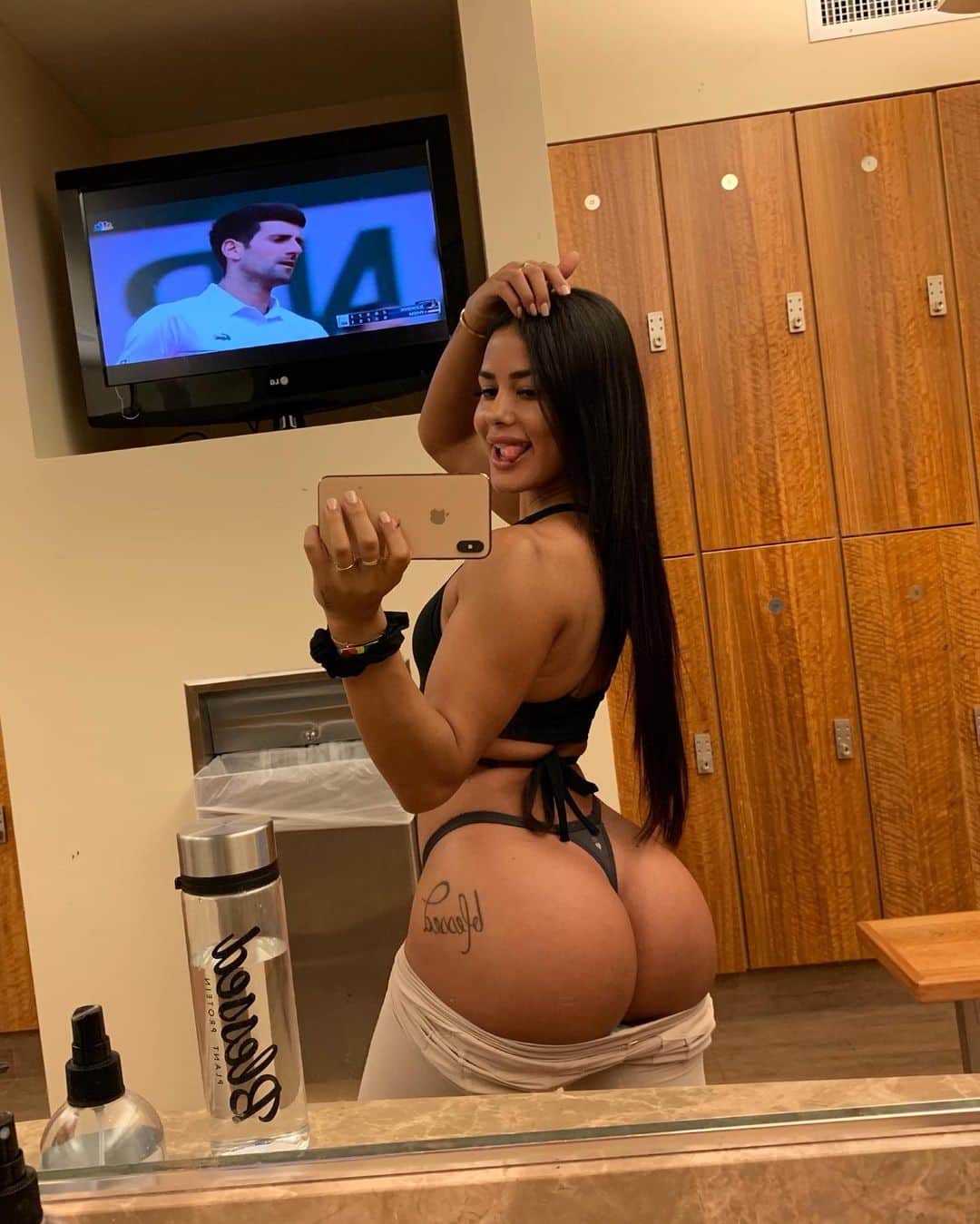 Katya Elise Henryさんのインスタグラム写真 - (Katya Elise HenryInstagram)「haaaa made ya look 😜 NOW DRINK YOUR WATER! preferably out of something you can refill ... like this @blessedprotein water bottle that I bring literally everywhere 🙌🏽 use code KATYA10 on www.ehplabs.com & save 10% off ~ ohhhhh and this top I’m wearing JUST came out last night 🤩 my ballet collection is everythingggg ahhhh! get yours now! link in bio!」7月26日 3時30分 - katyaelisehenry
