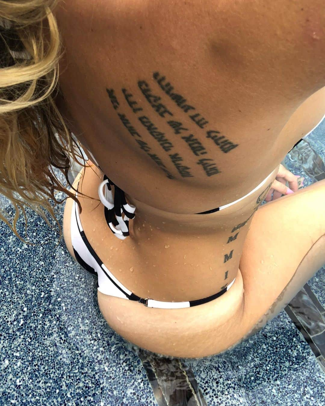 ティーガン・プレスリーさんのインスタグラム写真 - (ティーガン・プレスリーInstagram)「💦💦💦 1 or 2???.... • • • • • • #teaganpresley #inked #summer #waterbaby #mermaid #summertime  #wifey #blonde #tat #tats #bday #leo #tattoo #birthday #leoseason #bdaygirl #married #tattoos #inkedgirls #mermaidlife #poolparty #wickedweasel #wifey」7月26日 3時35分 - msteagan