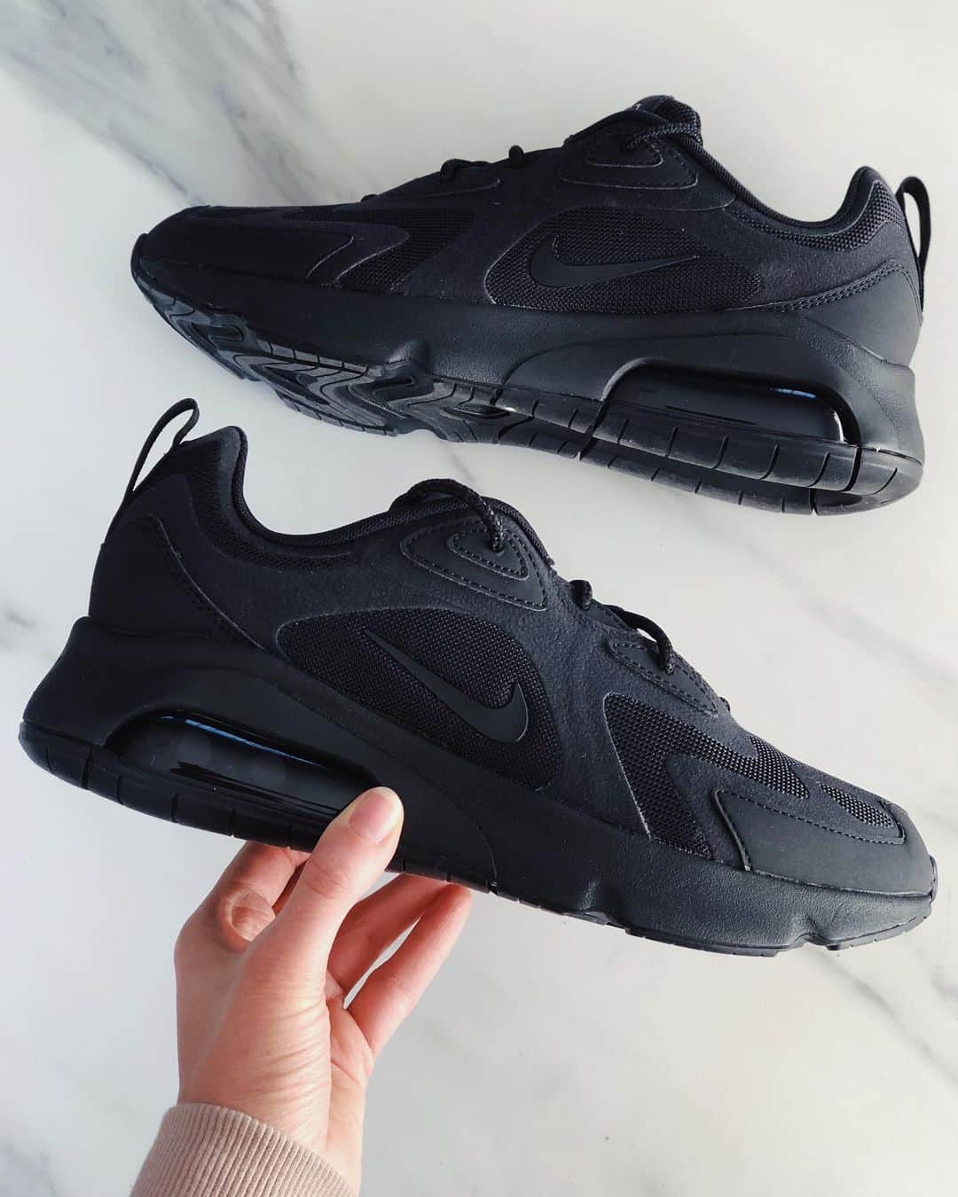 STYLERUNNERさんのインスタグラム写真 - (STYLERUNNERInstagram)「Newness alert!! 🚨🚨 These babies just dropped online 🙌🏼🙌🏼🙌🏼 Shop the Nike Air Max 200 now #stylerunner」7月26日 9時09分 - stylerunner