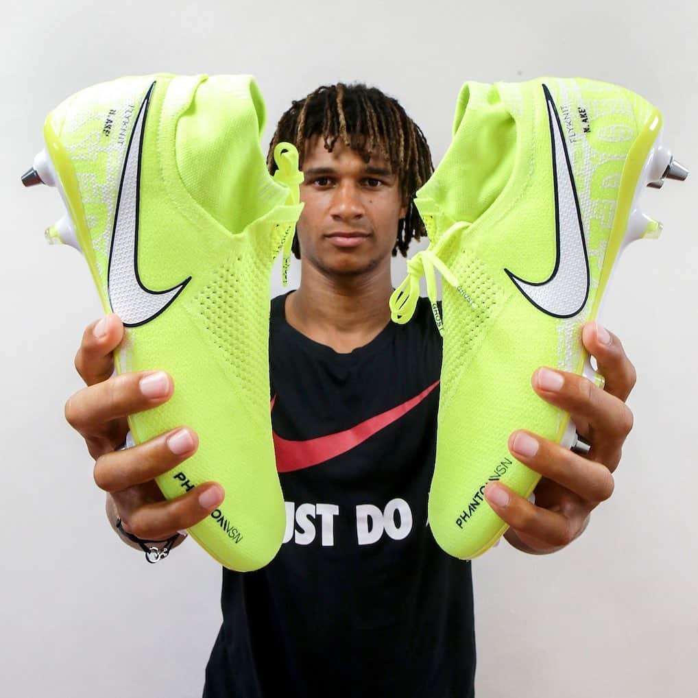ナタン・アケのインスタグラム：「Can’t wait to play in my new @nikefootball Phantom. Don’t miss out, available at Nike.com/football #nikefootball #nike #phantomvsn」