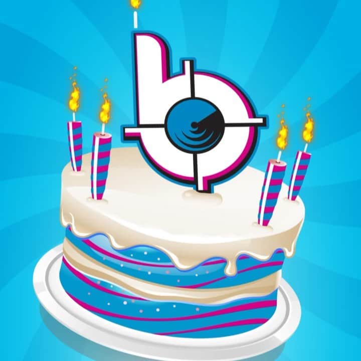 ホープ・ビールのインスタグラム：「🎉🎂SURPRISE! The ALL NEW #BANGENERGY Flavor has just been announced‼️ 👏 Head on over to @BangEnergy NOW to SEE THE NEW FLAVOR and participate in the contest to #WIN a #FREE case‼️ 💙💗 . Follow the inventor of BANG: @BangEnergy.CEO😎 .  #EnergyDrink #NewBangFlavor #Bang #PreWorkout #MysteryFlavor #Guess #BangEnergyDrink #Caffeine #EAA #NewFlavor #Dessert #Sweet #Party #Craving #Tasty #CravingKicker #HealthySnack #HealthyAlternative #Hype #GuiltFreeDesert #ZeroCalorieDessert #ZeroSugars #Celebrate #carbonated」
