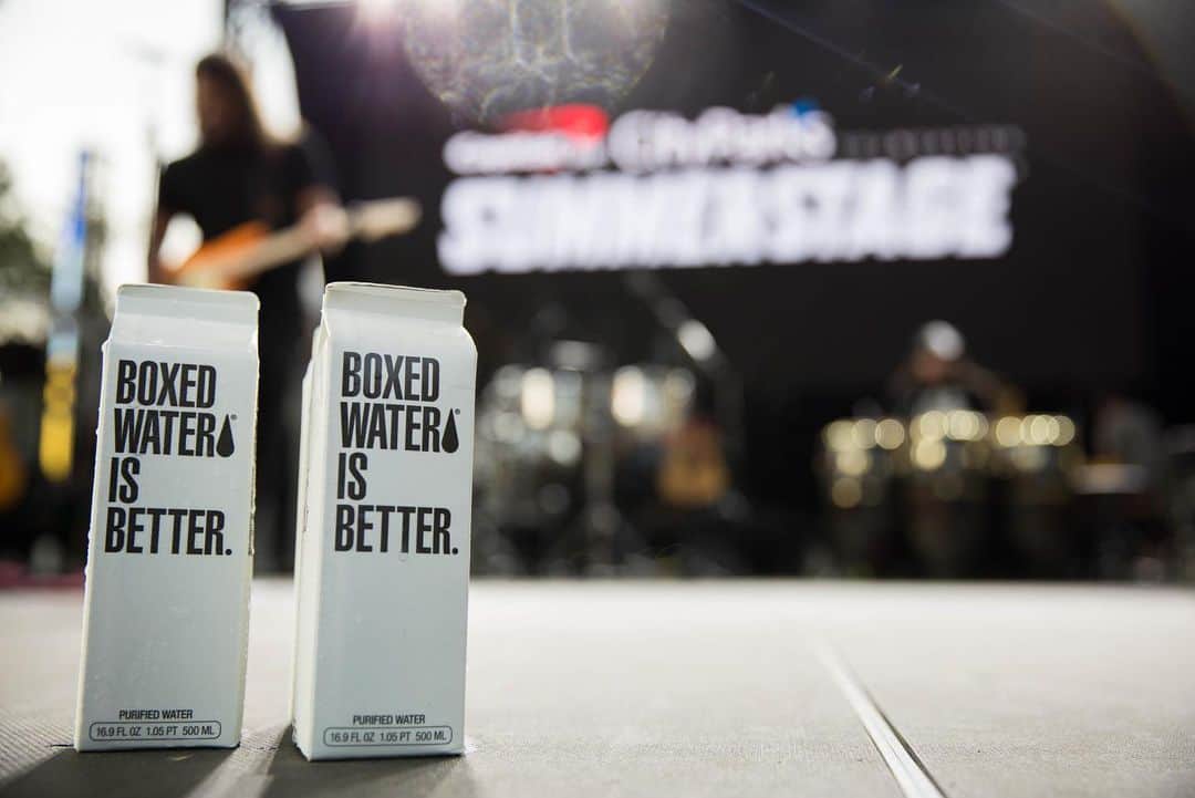 BoxedWaterさんのインスタグラム写真 - (BoxedWaterInstagram)「This year, we’re SO excited to be part of @SummerStage at @CentralParkNYC. Come dance with us tonight at @kurtvile’s show and hydrate with a #BoxedWater!  #Summer #BoxedWaterIsBetter #BetterPlanet #NYC #FreeEvents #Music #CentralPark」7月26日 3時58分 - boxedwater